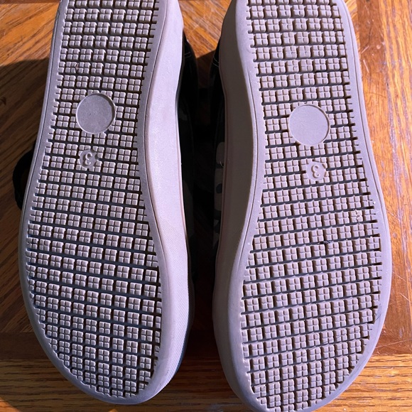 NWOT size 3 boys shoes - Picture 4 of 4